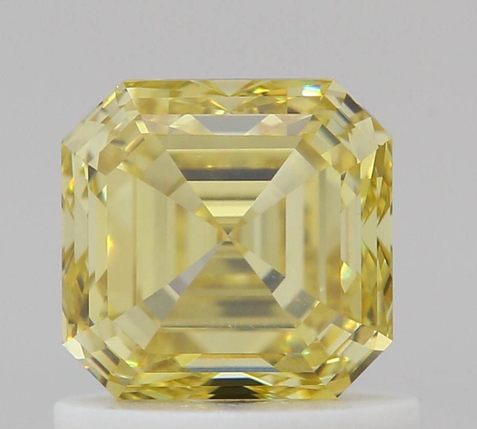 SQUARE EMERALD Natural Diamond