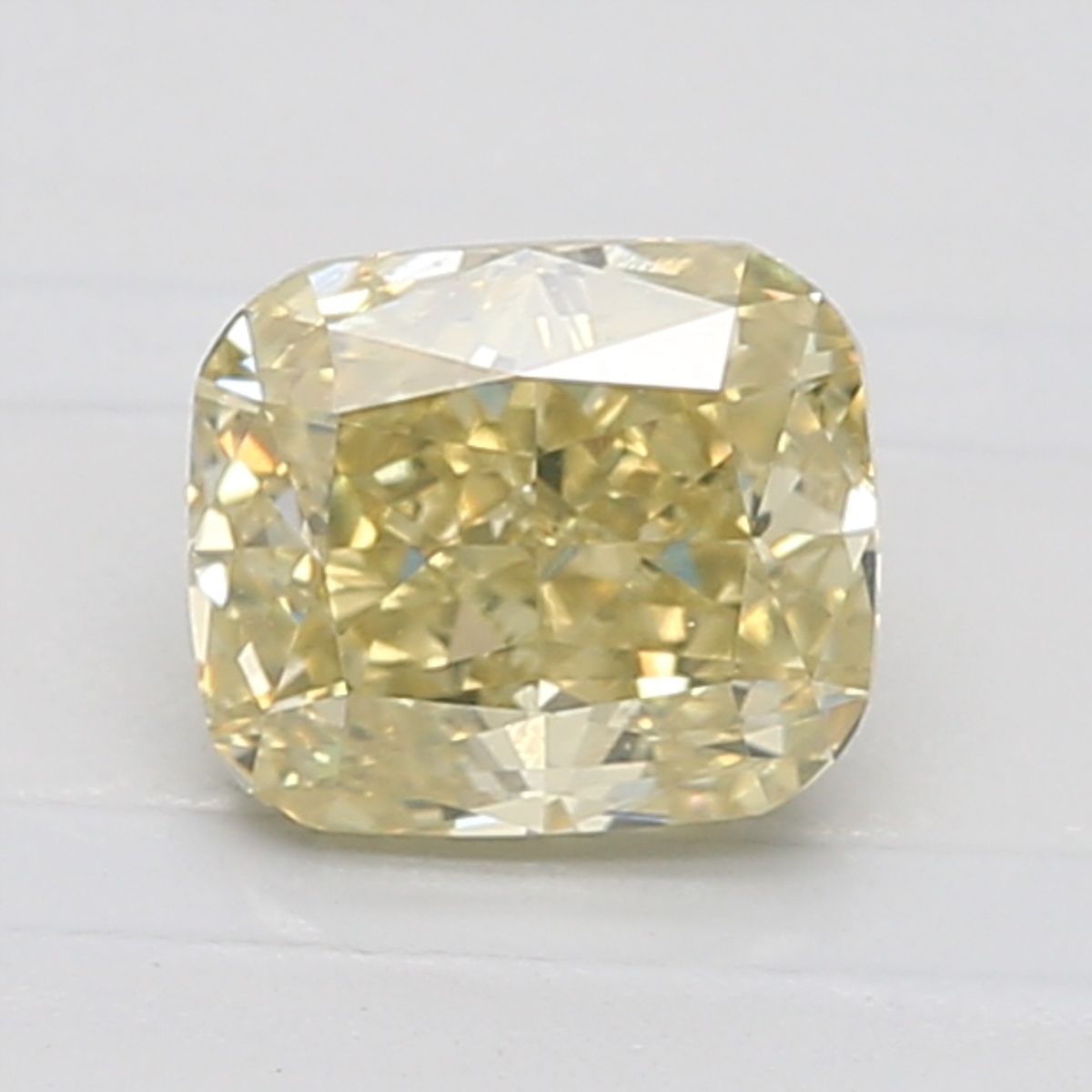 CUSHION BRILLIANT Natural Diamond