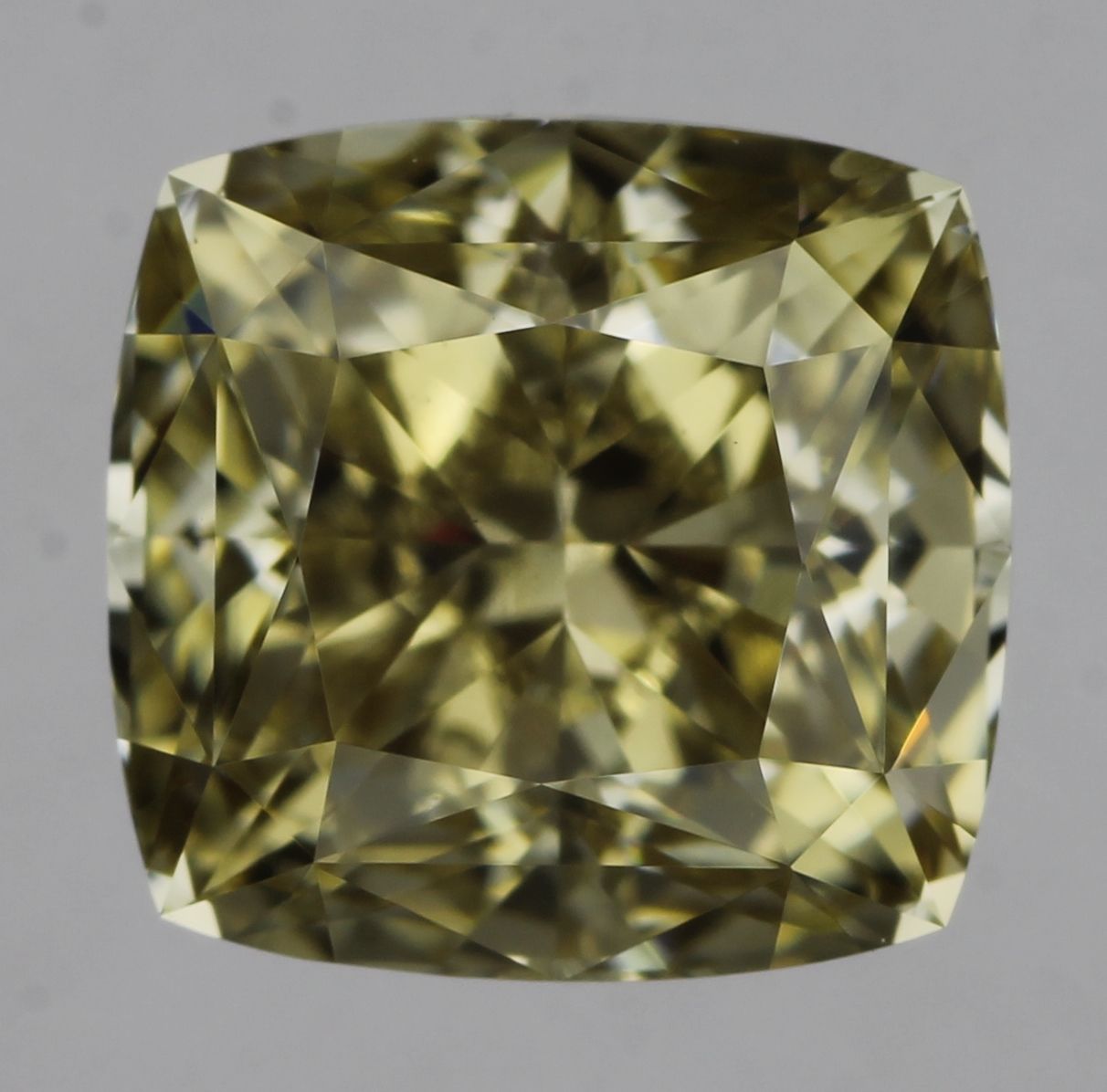 CUSHION BRILLIANT Natural Diamond