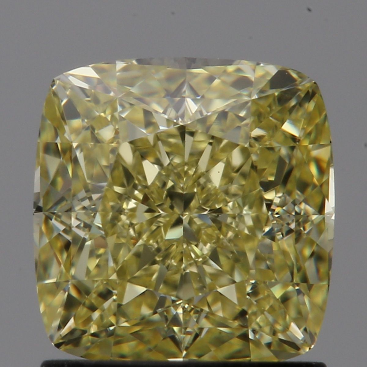 CUSHION BRILLIANT Natural Diamond