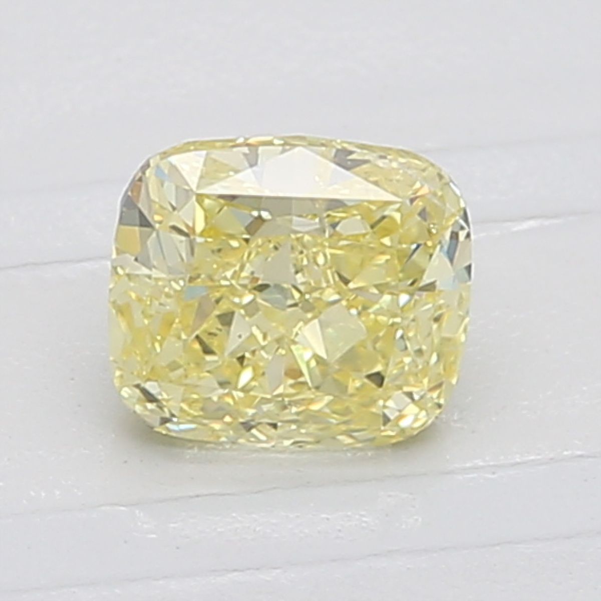 CUSHION BRILLIANT Natural Diamond