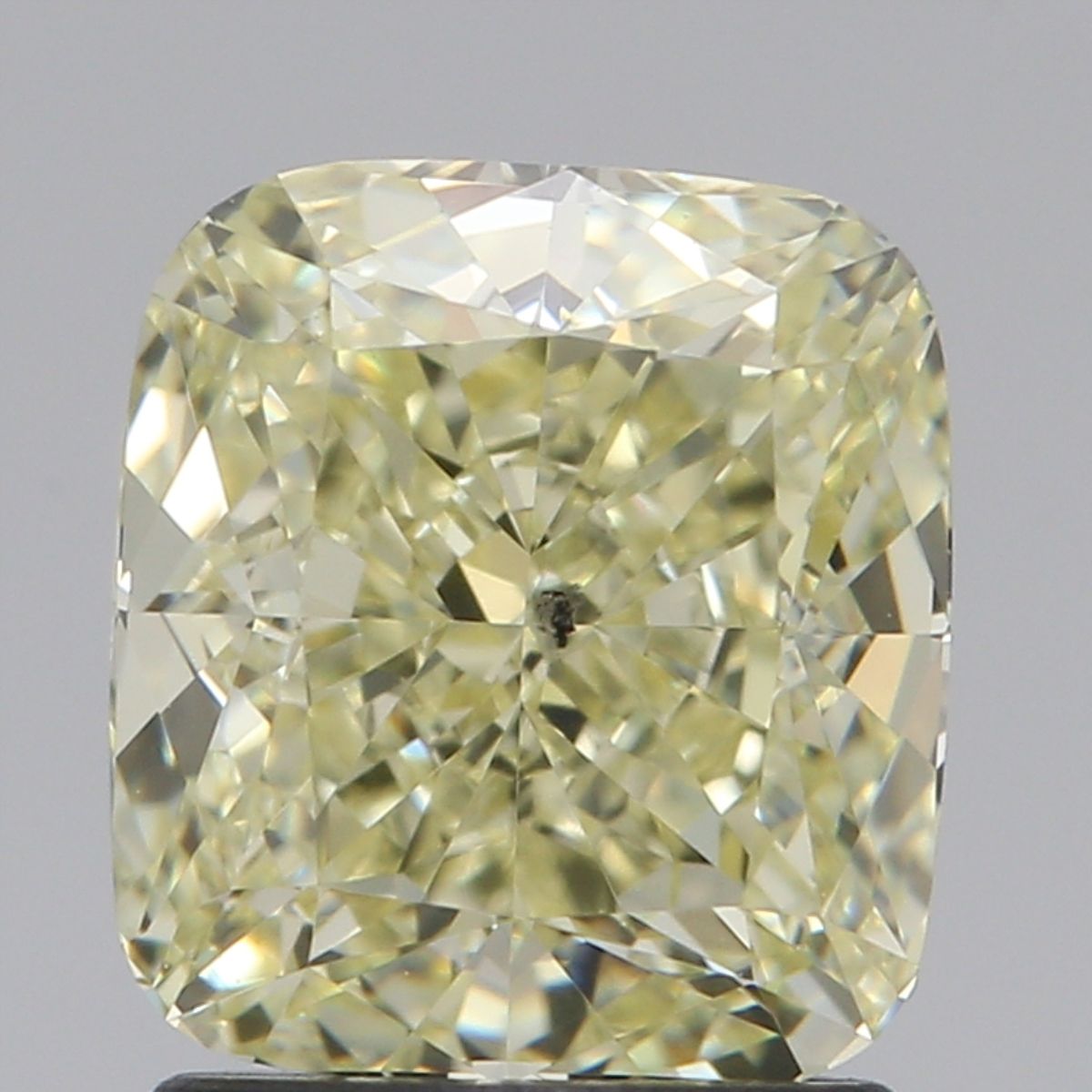 CUSHION BRILLIANT Natural Diamond