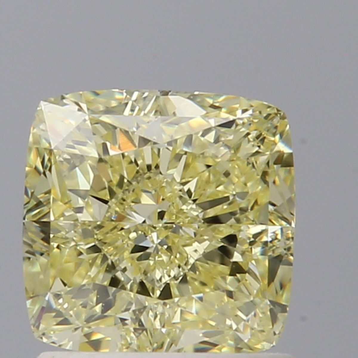 CUSHION BRILLIANT Natural Diamond