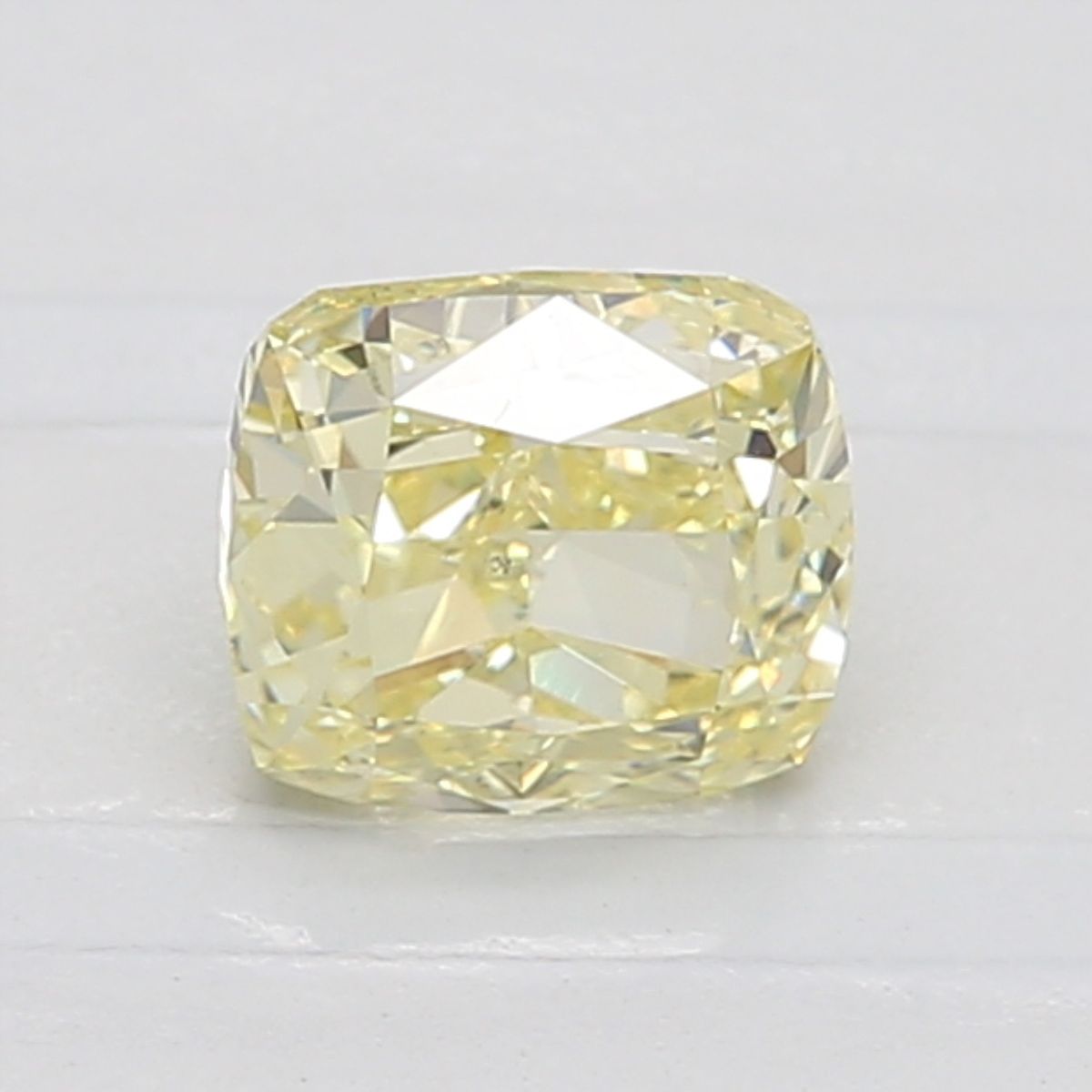 CUSHION BRILLIANT Natural Diamond