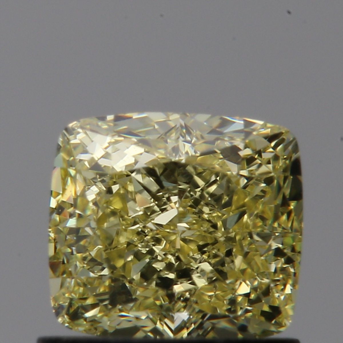 CUSHION BRILLIANT Natural Diamond