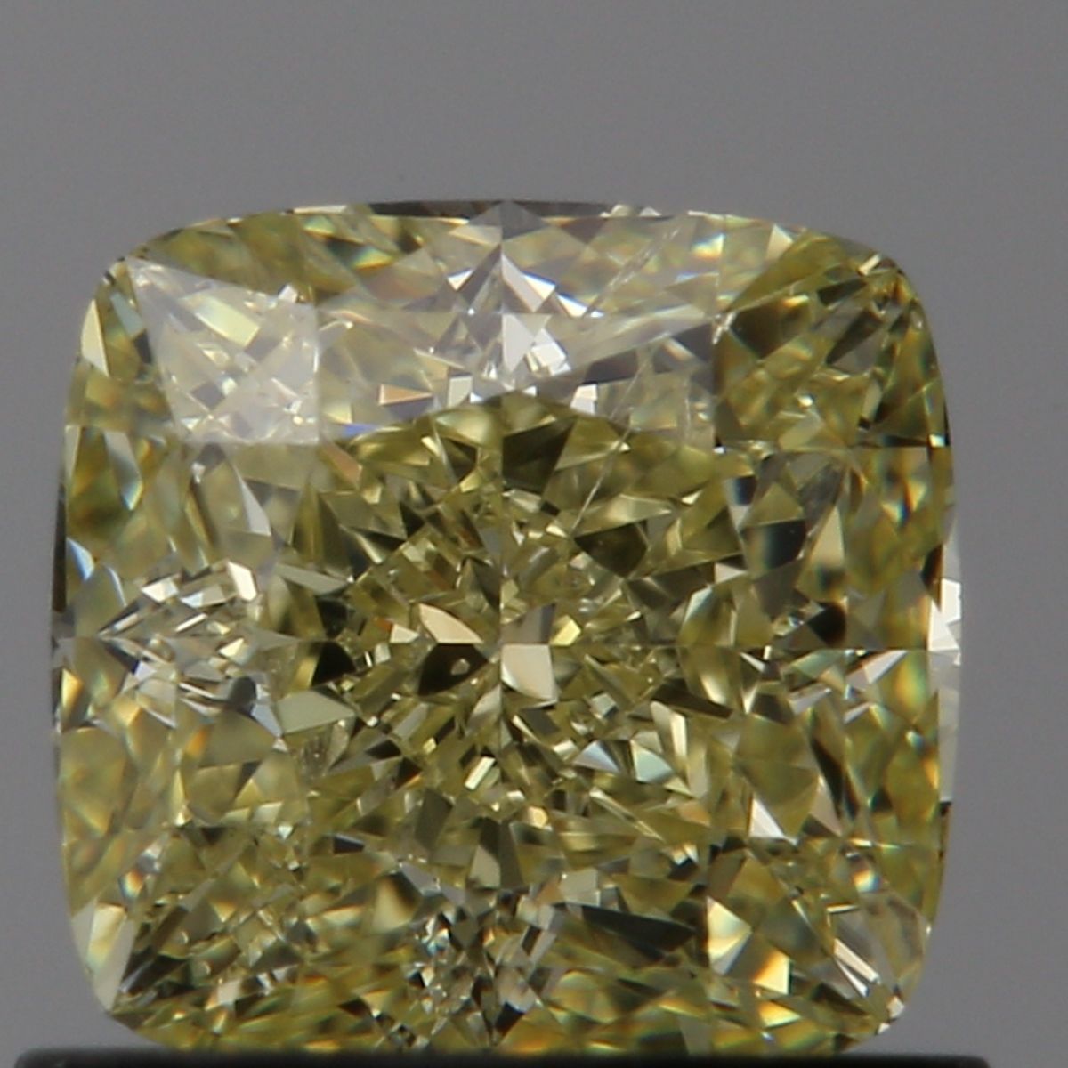 CUSHION BRILLIANT Natural Diamond