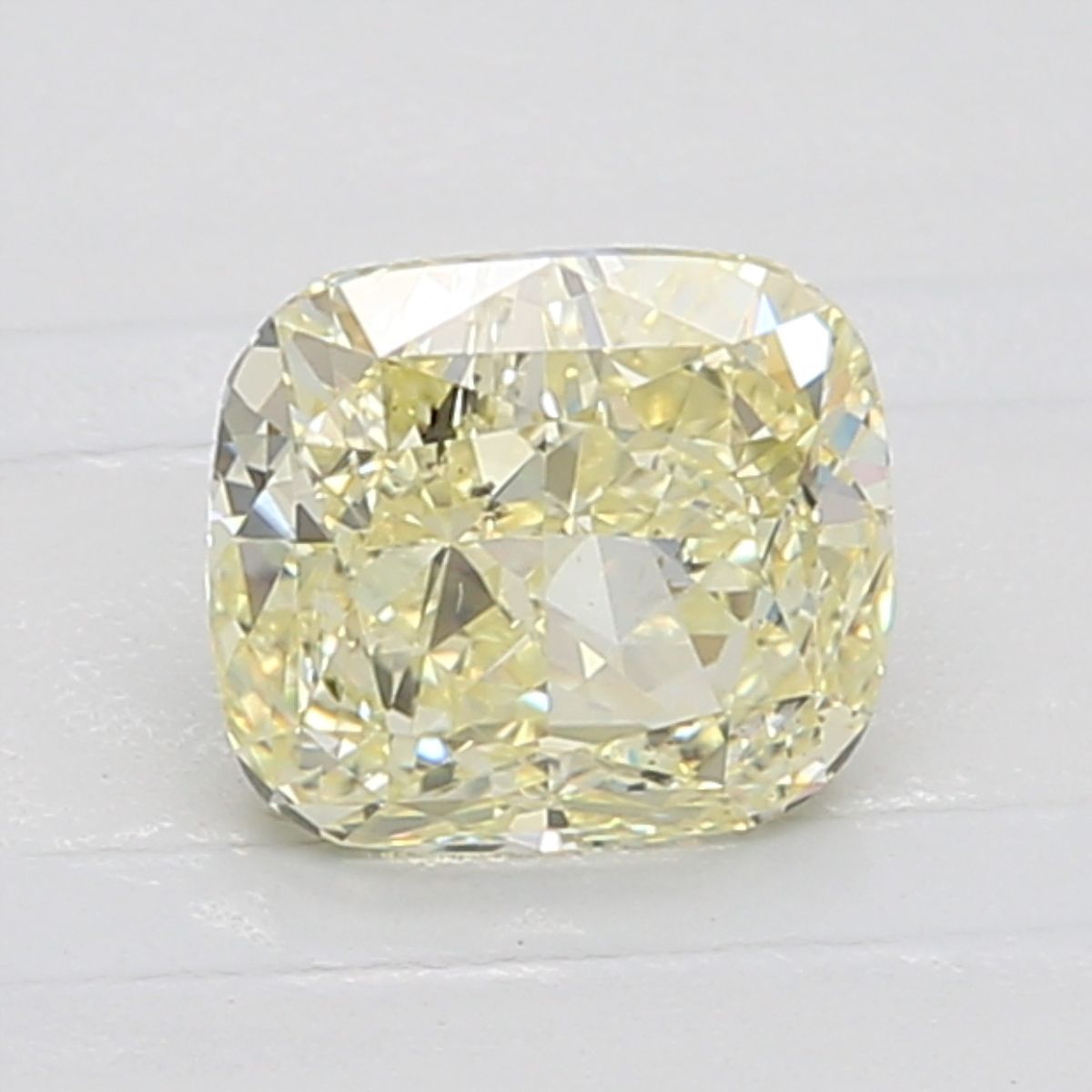 CUSHION BRILLIANT Natural Diamond