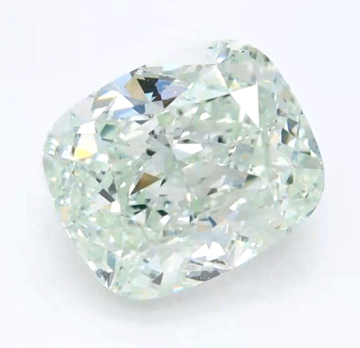 CUSHION BRILLIANT Natural Diamond