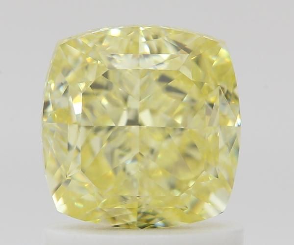 CUSHION BRILLIANT Natural Diamond