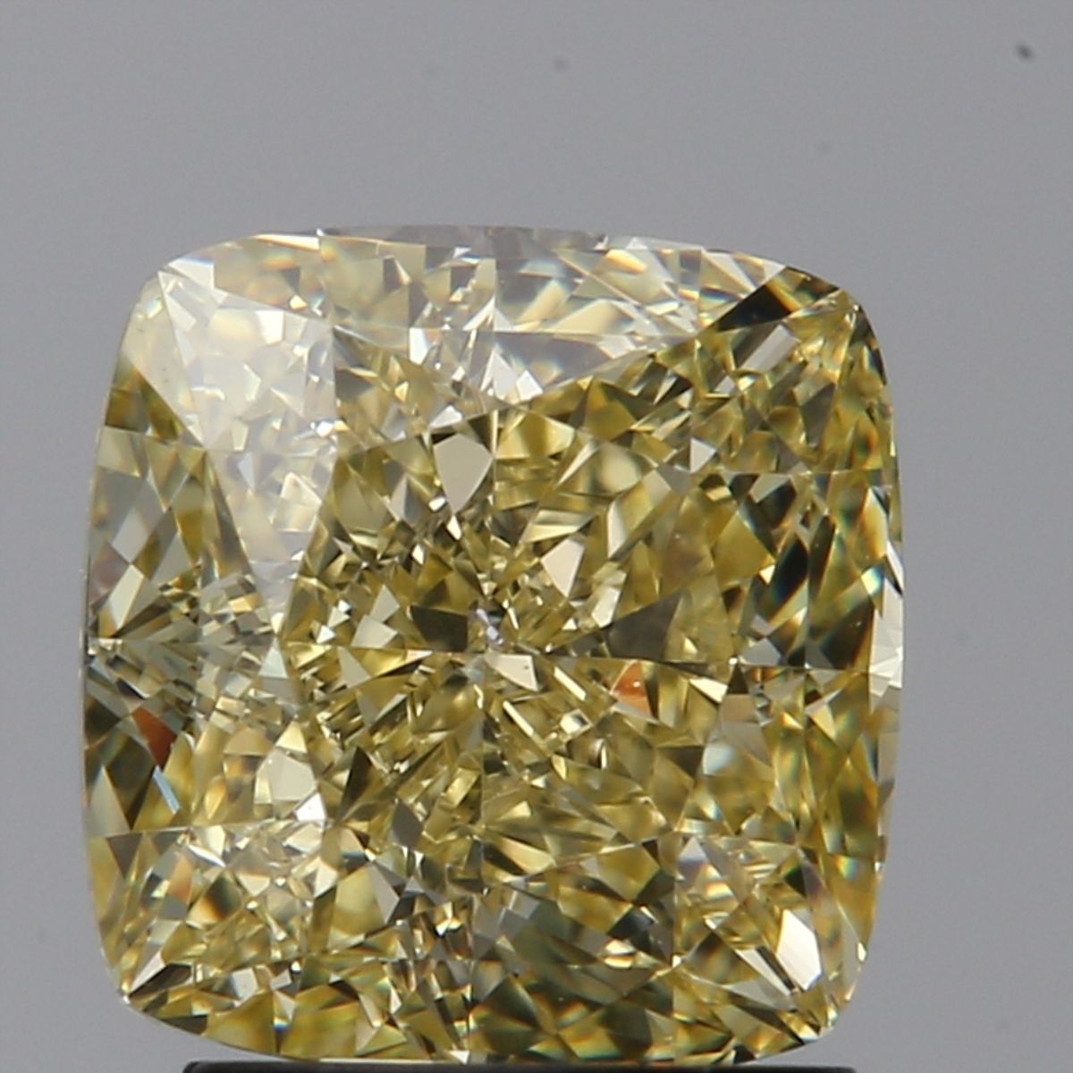 CUSHION BRILLIANT Natural Diamond