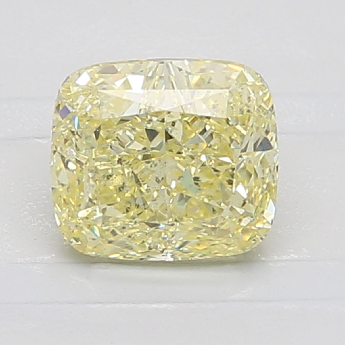 CUSHION BRILLIANT Natural Diamond