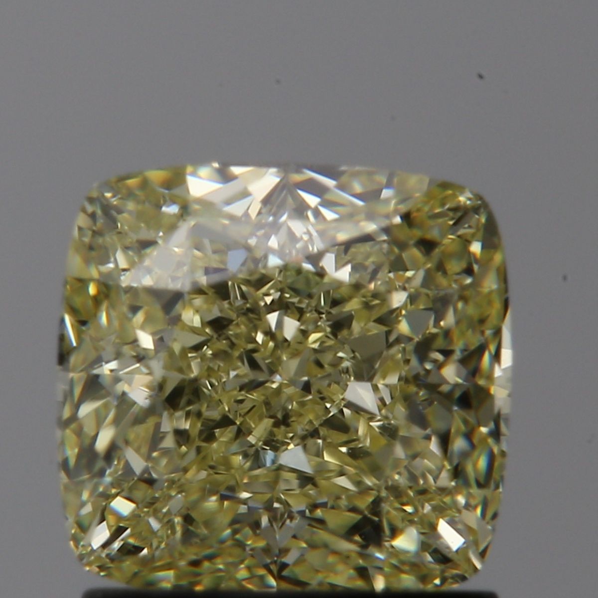 CUSHION BRILLIANT Natural Diamond