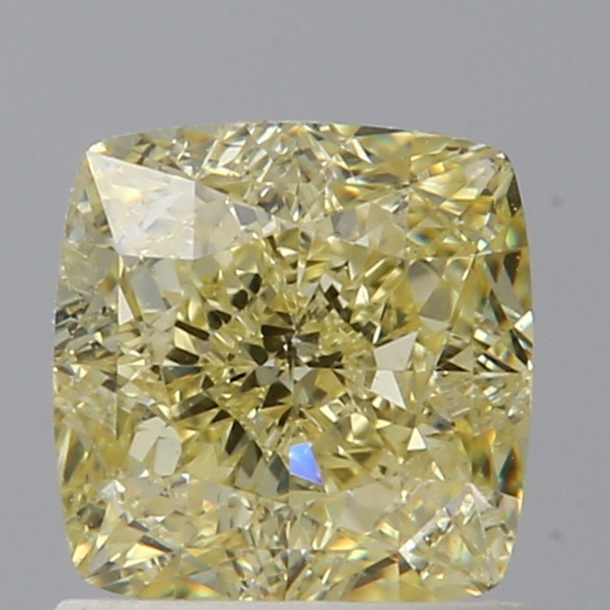 CUSHION BRILLIANT Natural Diamond