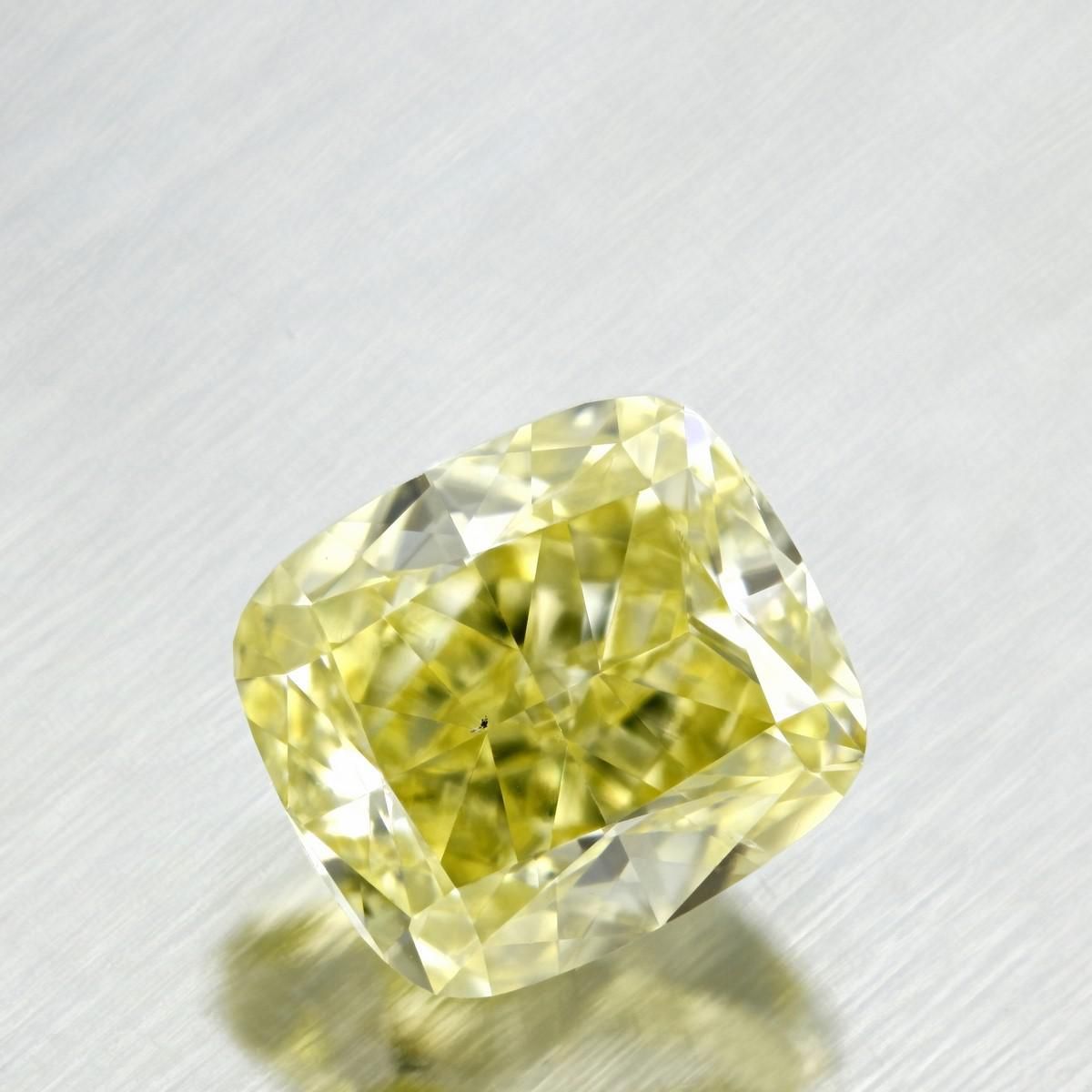 CUSHION BRILLIANT Natural Diamond