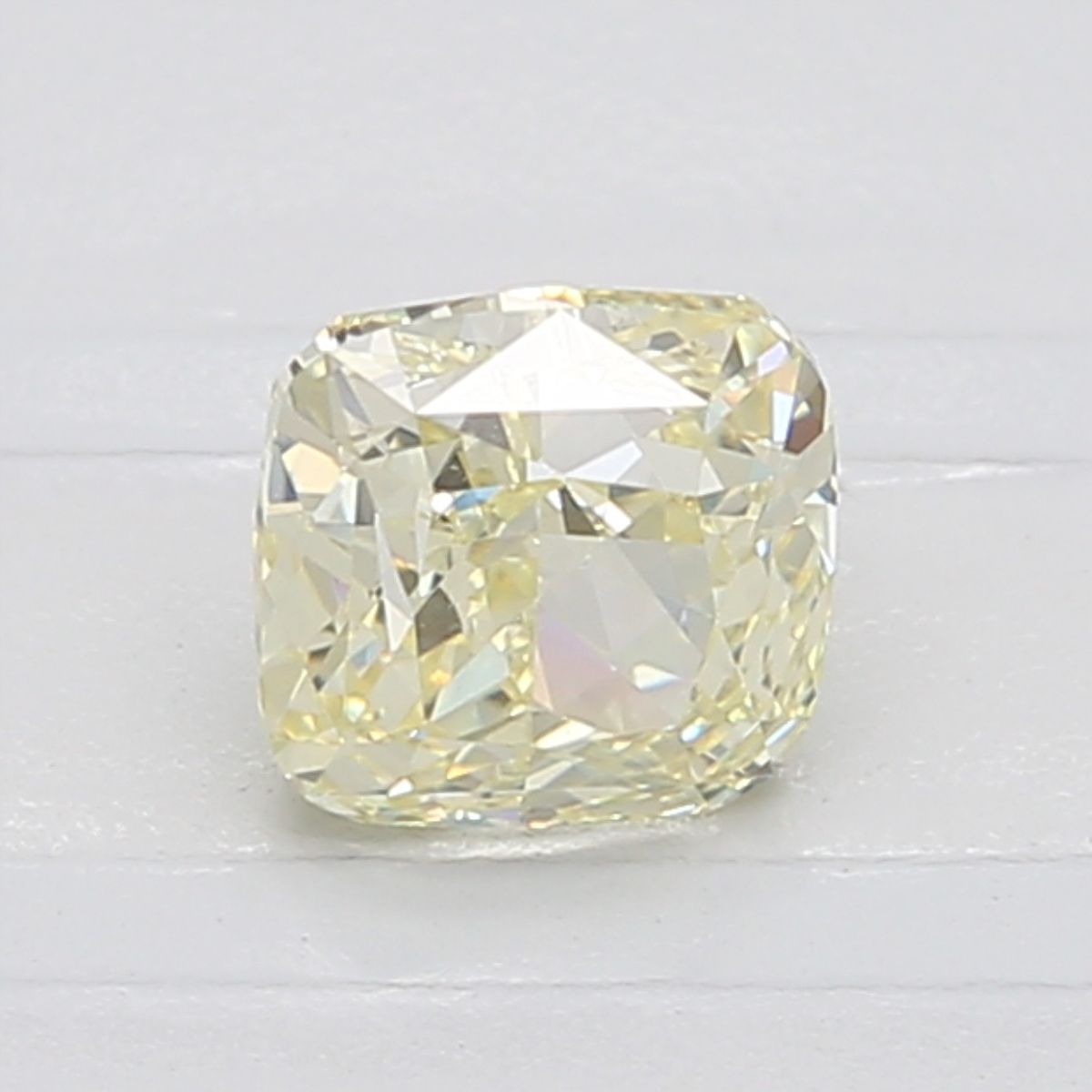 CUSHION BRILLIANT Natural Diamond