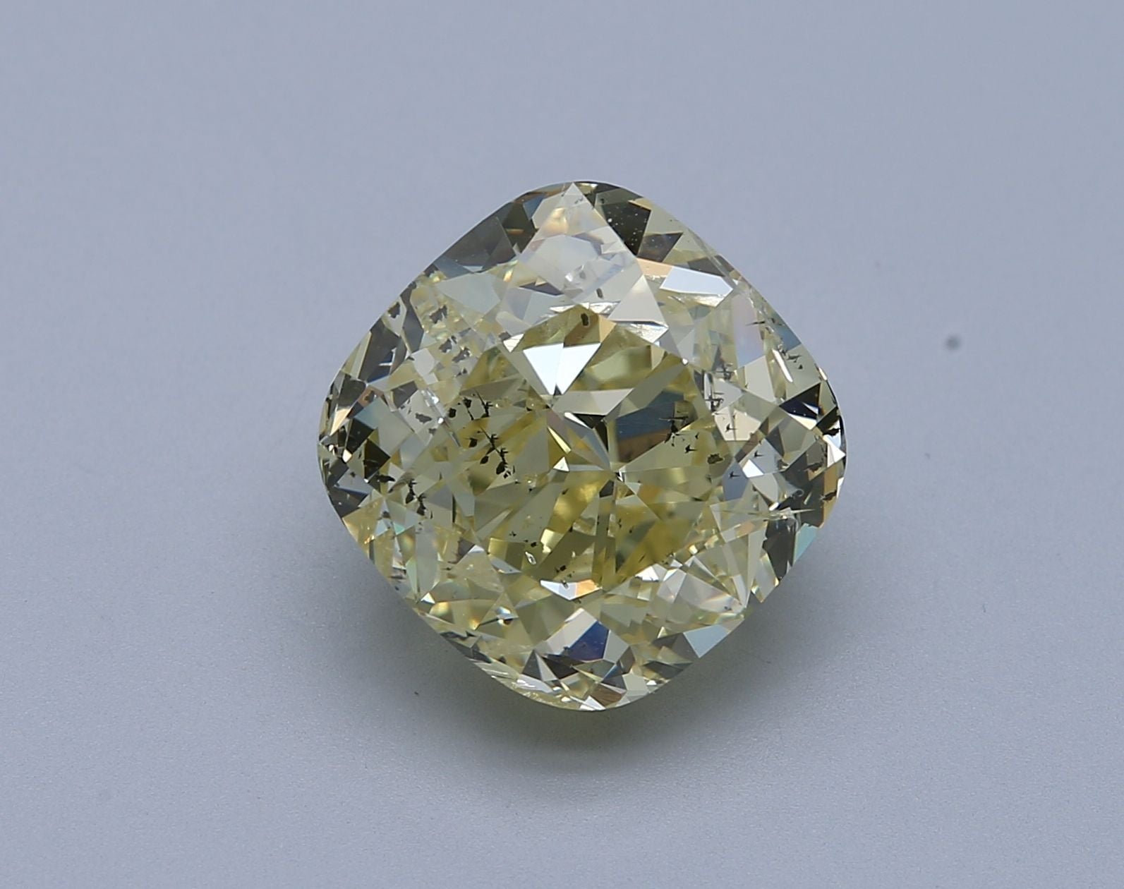 CUSHION BRILLIANT Natural Diamond