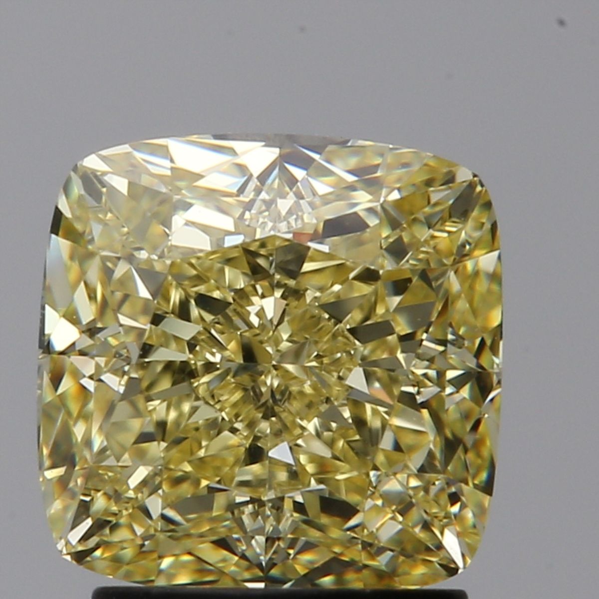 CUSHION BRILLIANT Natural Diamond