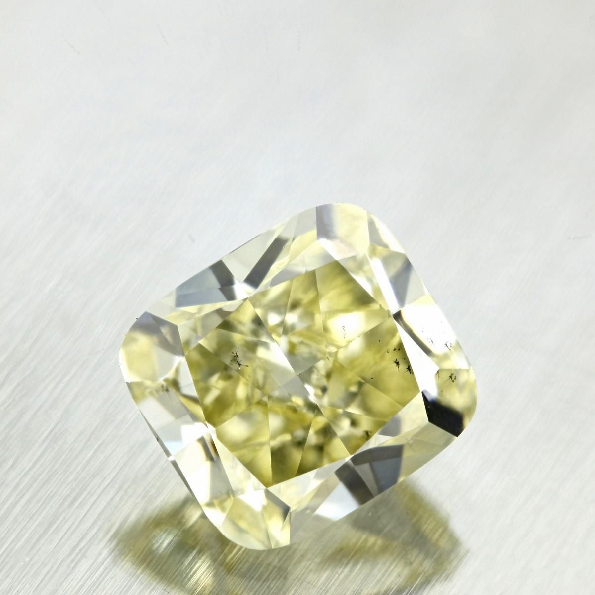 CUSHION BRILLIANT Natural Diamond