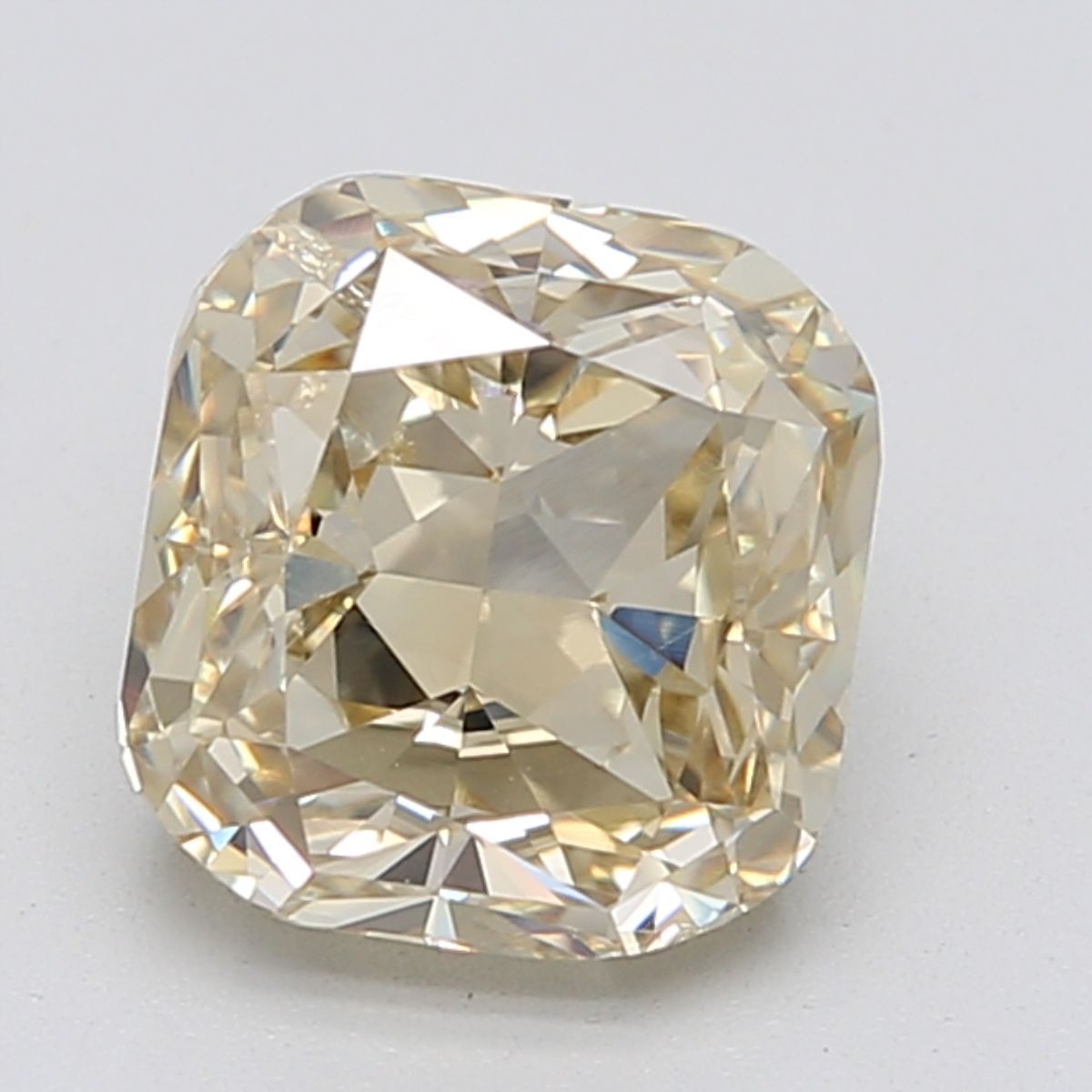 CUSHION BRILLIANT Natural Diamond