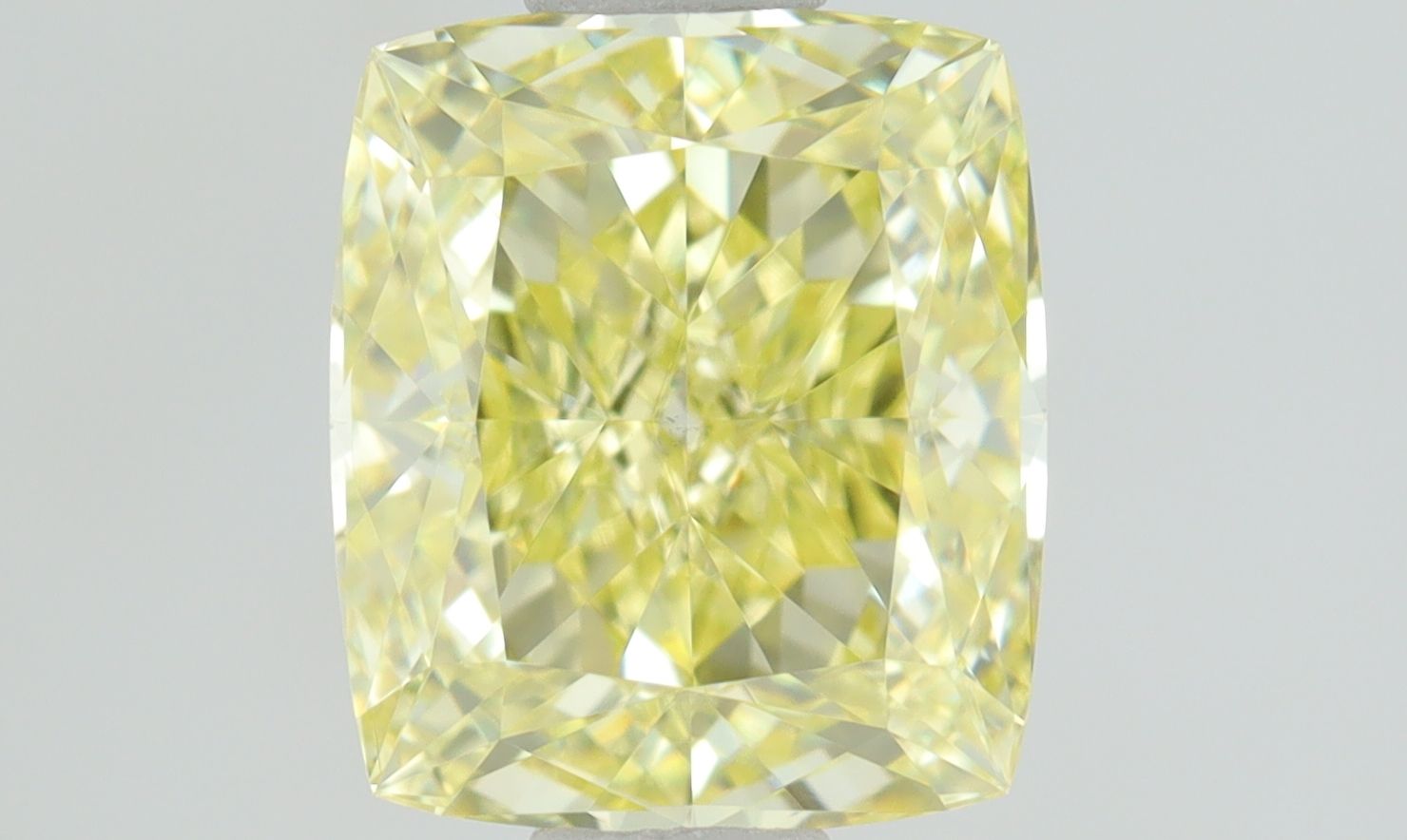 CUSHION BRILLIANT Natural Diamond