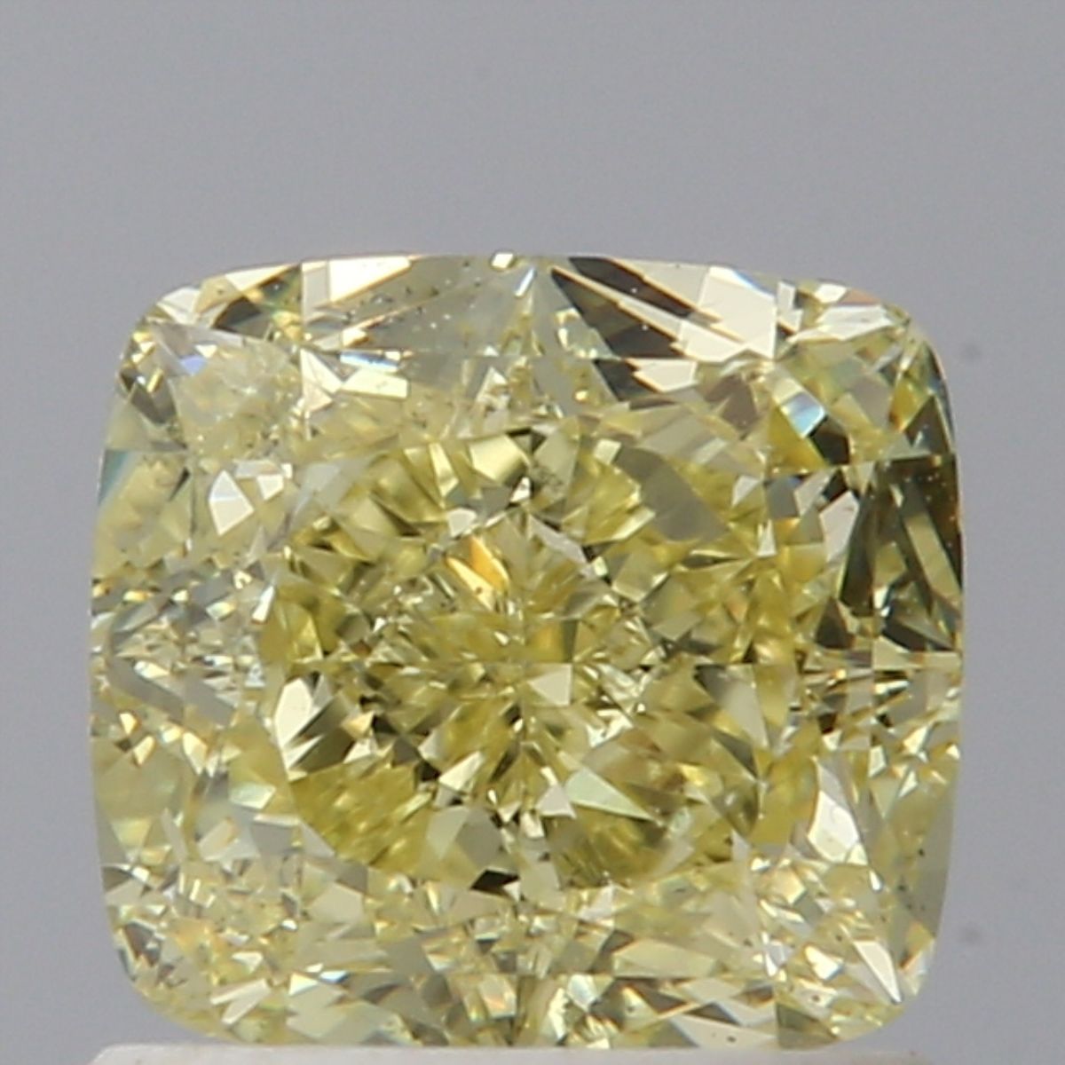 CUSHION BRILLIANT Natural Diamond