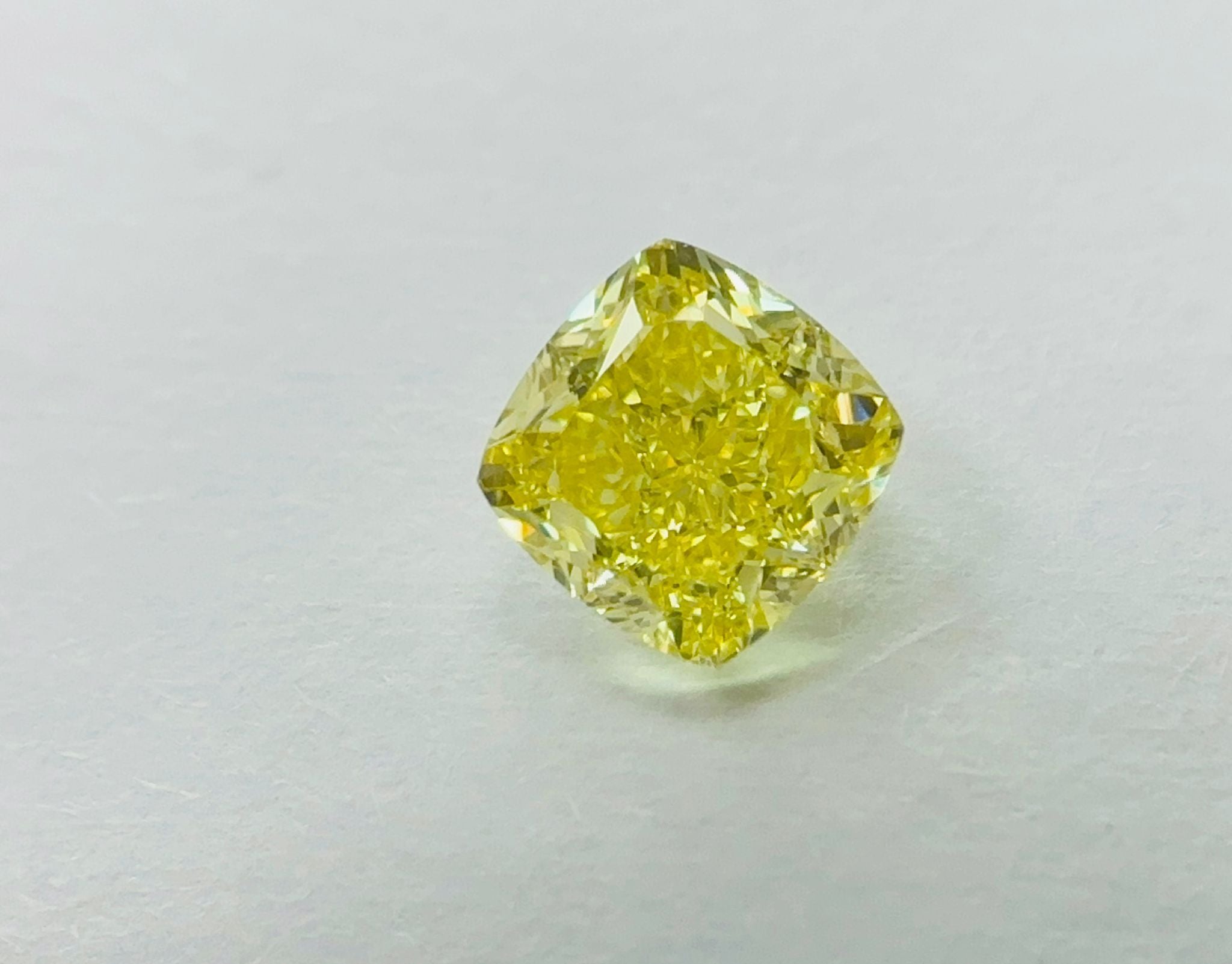 CUSHION BRILLIANT Natural Diamond