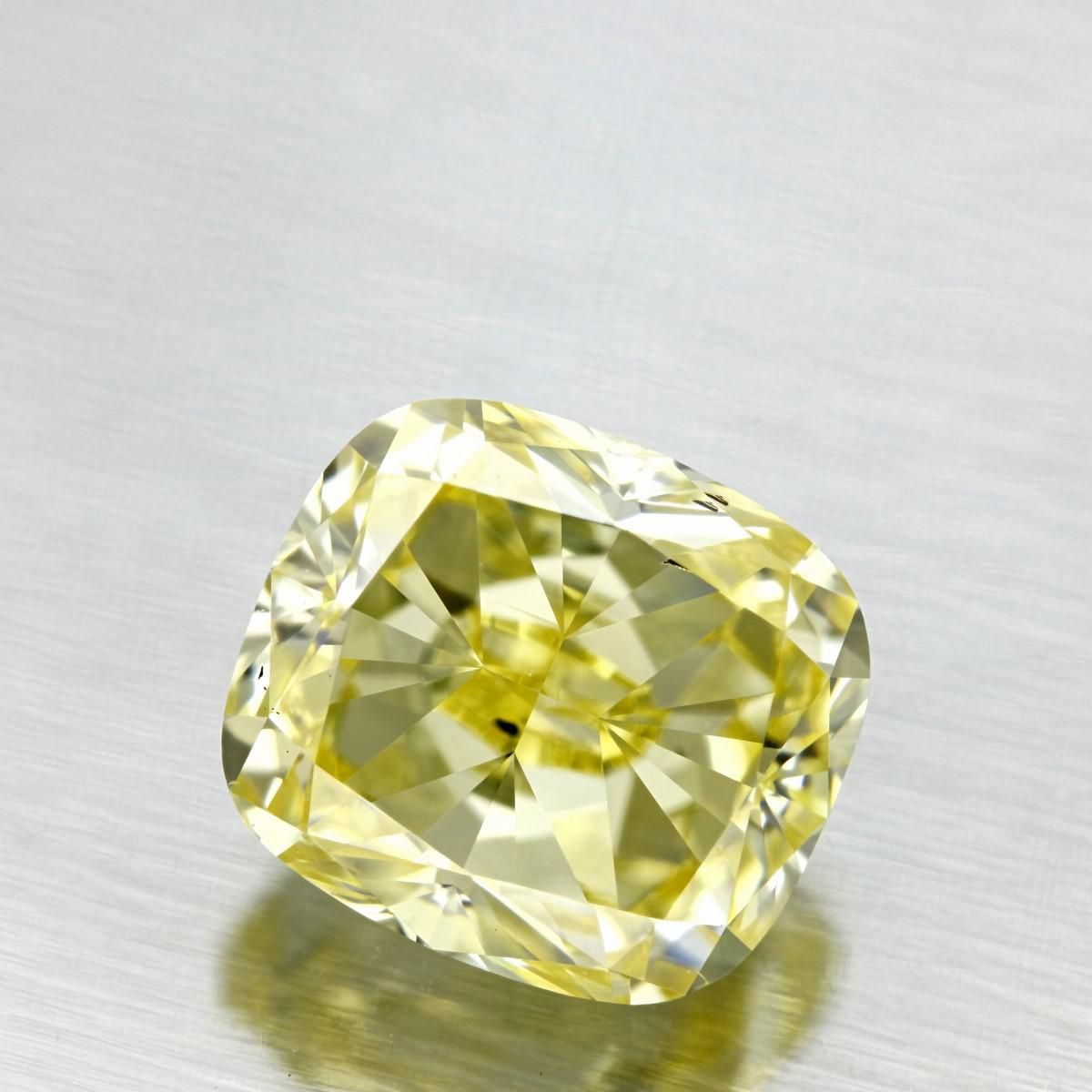 CUSHION BRILLIANT Natural Diamond