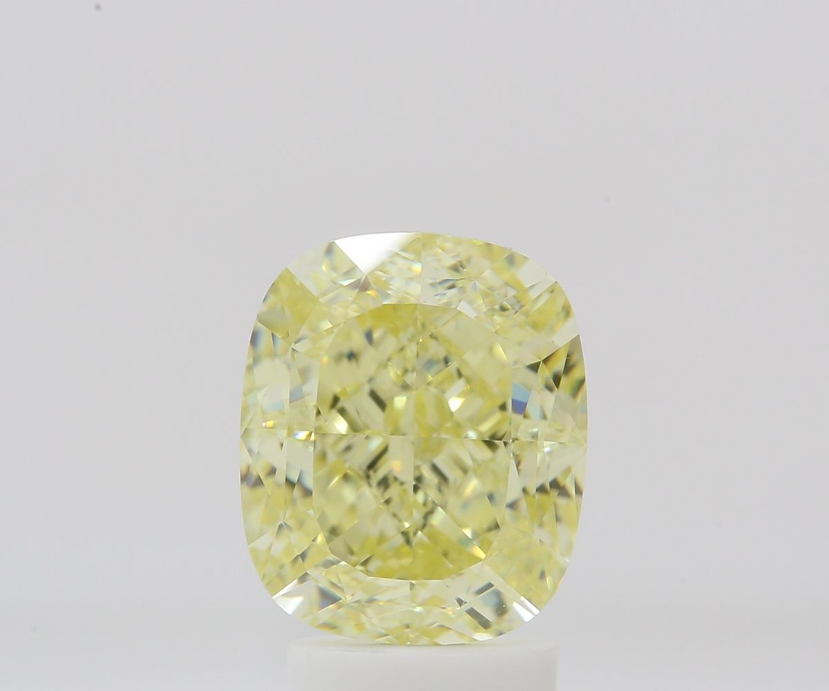 CUSHION BRILLIANT Natural Diamond