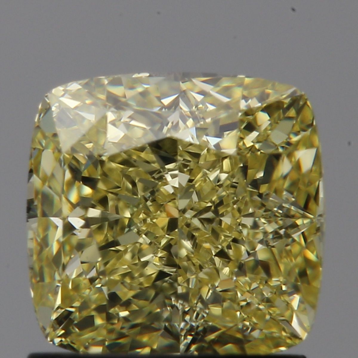 CUSHION BRILLIANT Natural Diamond