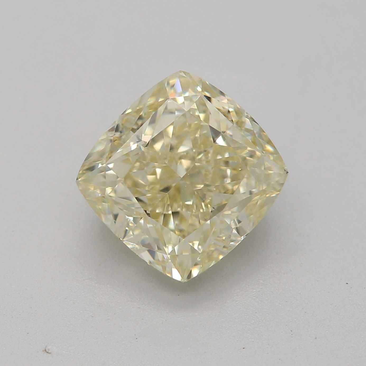 CUSHION BRILLIANT Natural Diamond