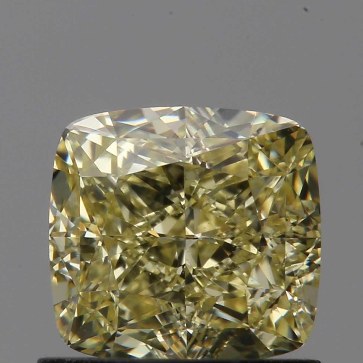 CUSHION BRILLIANT Natural Diamond