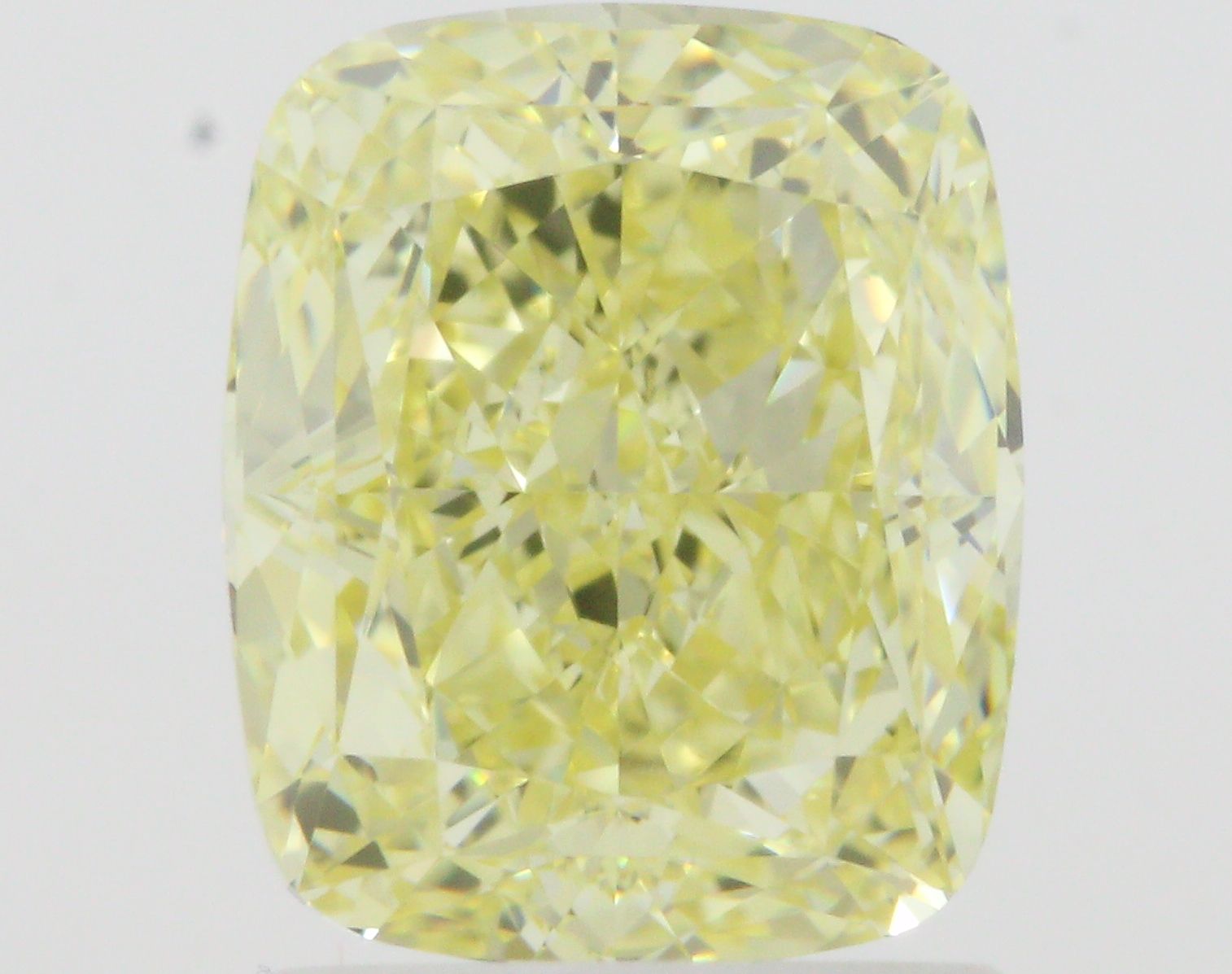 CUSHION BRILLIANT Natural Diamond