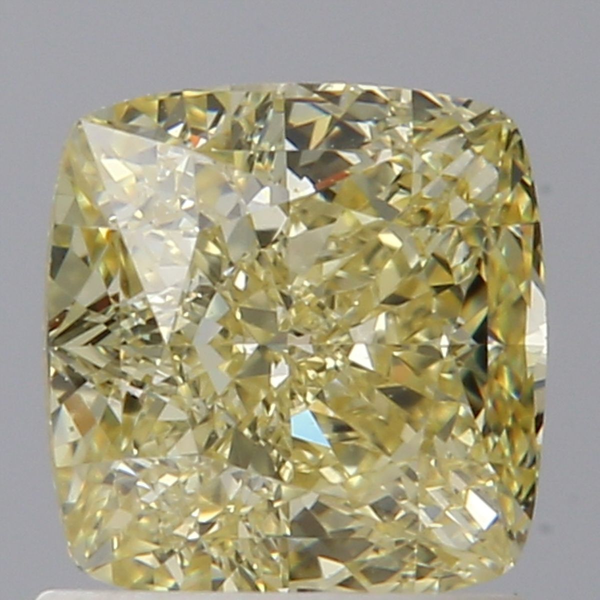 CUSHION BRILLIANT Natural Diamond