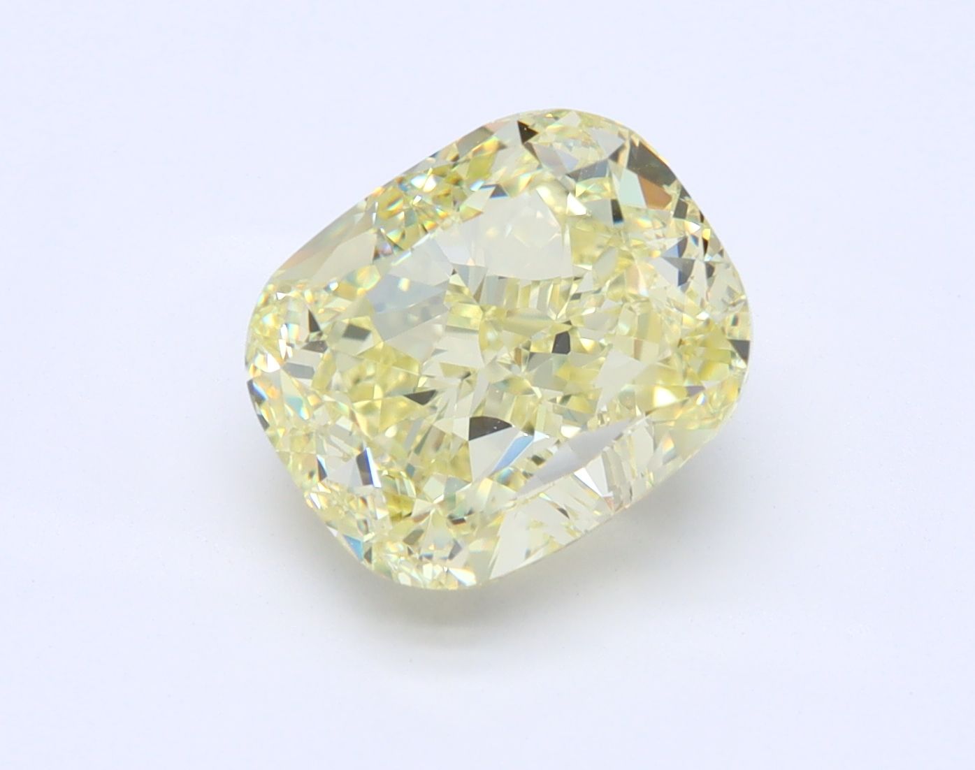 CUSHION BRILLIANT Natural Diamond