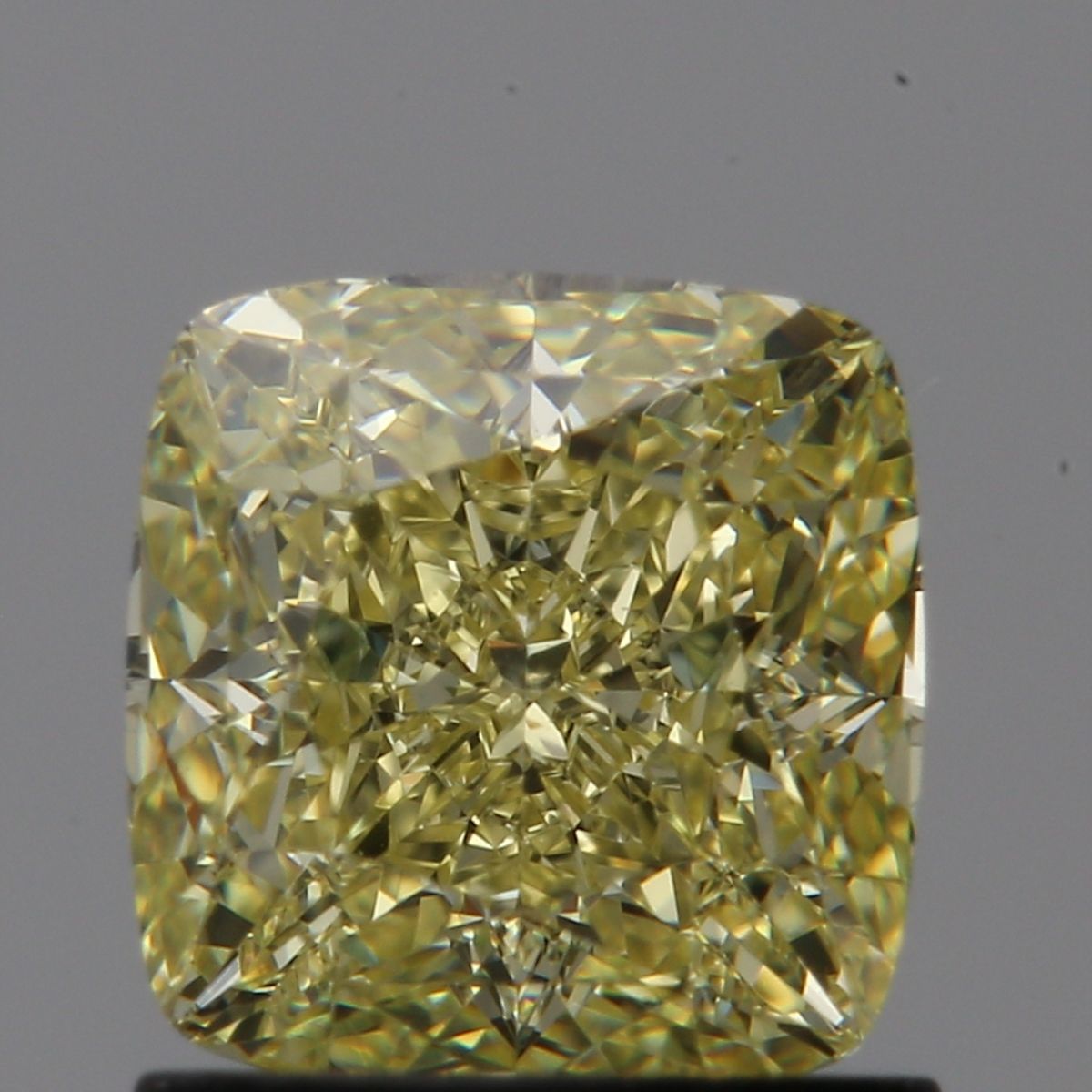 CUSHION BRILLIANT Natural Diamond