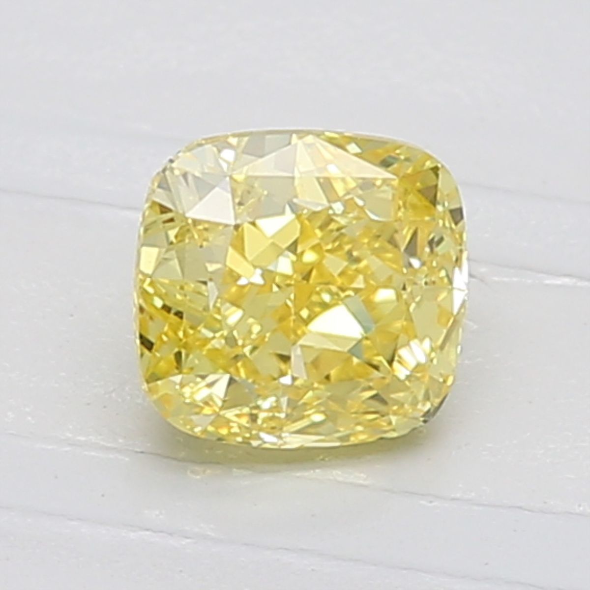 CUSHION BRILLIANT Natural Diamond