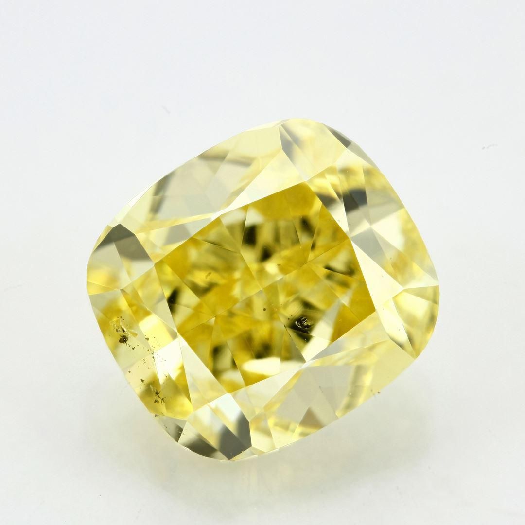 CUSHION BRILLIANT Natural Diamond