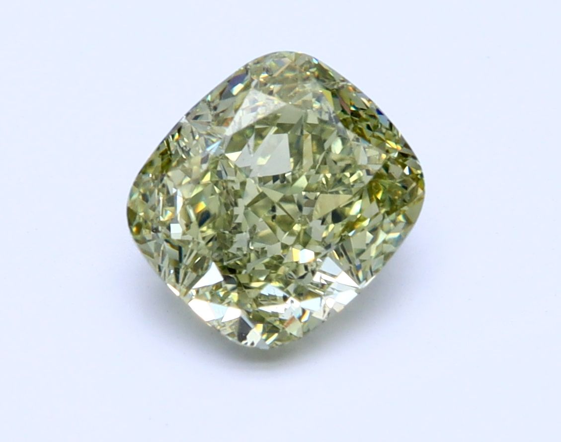 CUSHION BRILLIANT Natural Diamond