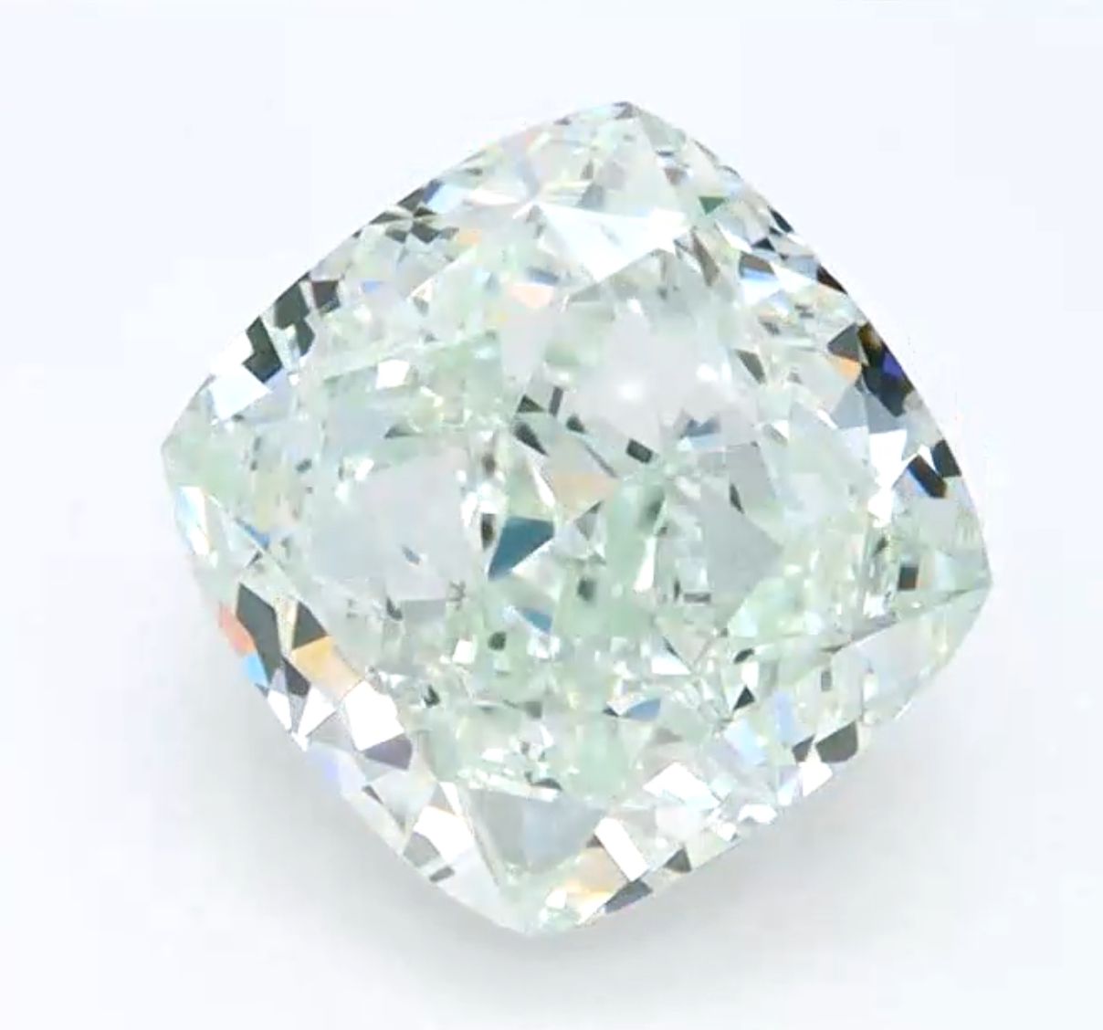 CUSHION BRILLIANT Natural Diamond