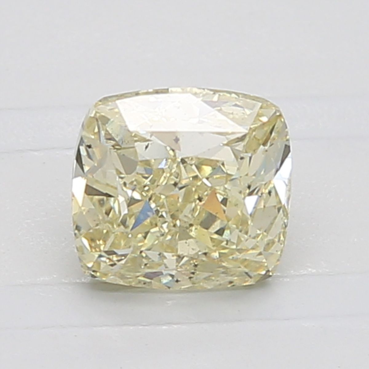 CUSHION BRILLIANT Natural Diamond